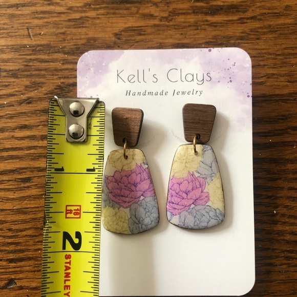 Kell’s Clays Wood and UV Resin Stud Dangle Earrings, Pastel Floral Motif - Picture 3 of 3
